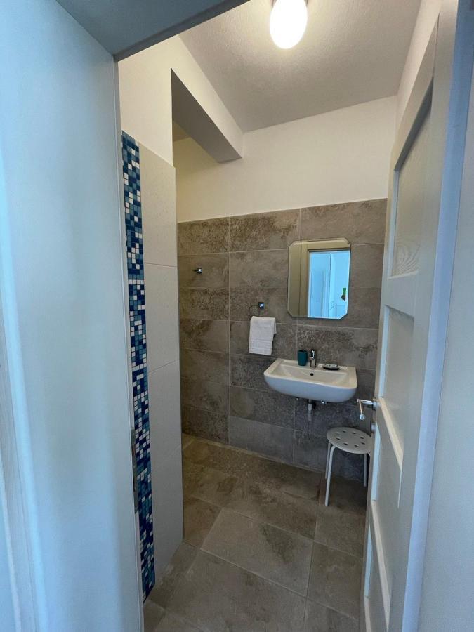 Two Palms Apartment 수토모레 외부 사진