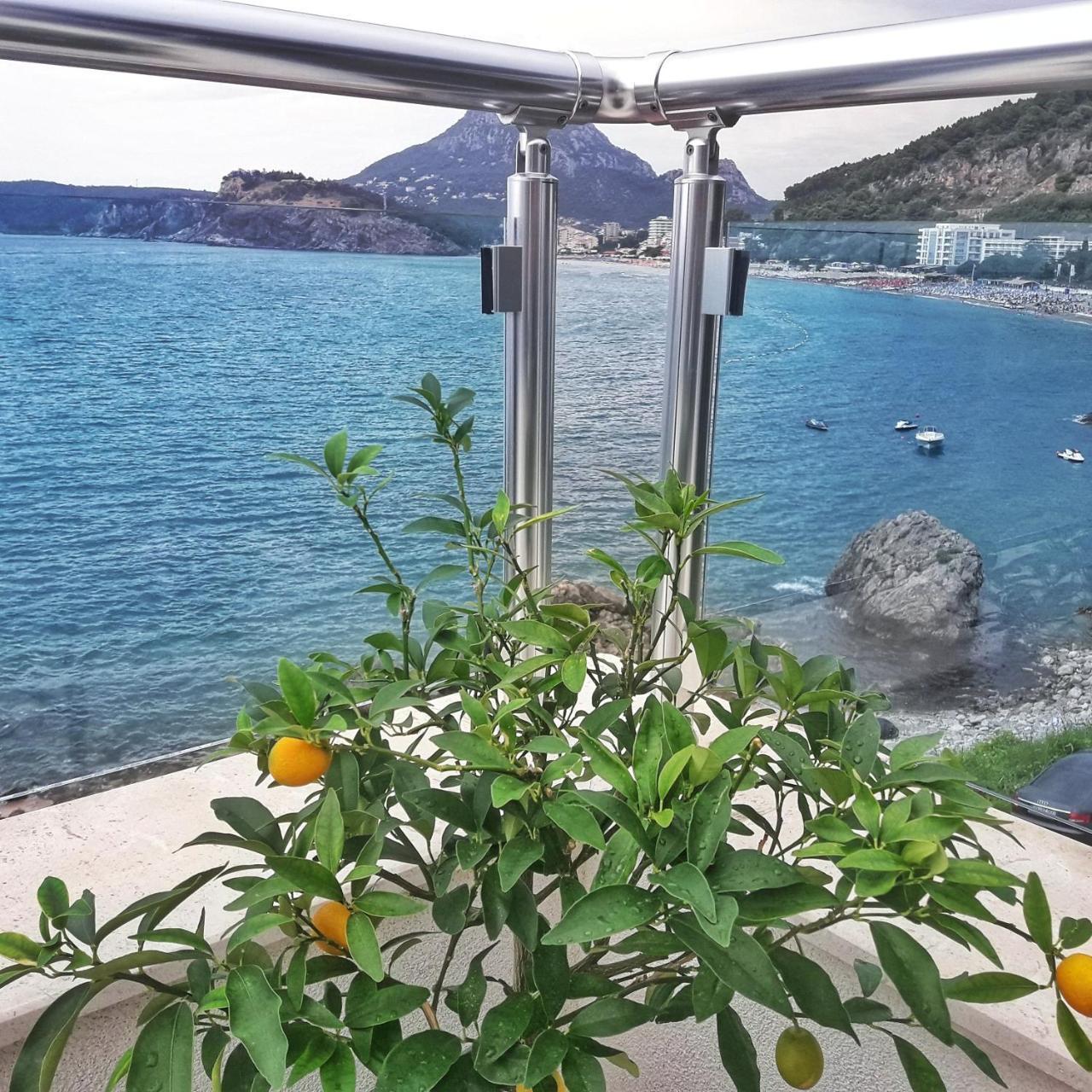 Two Palms Apartment 수토모레 외부 사진